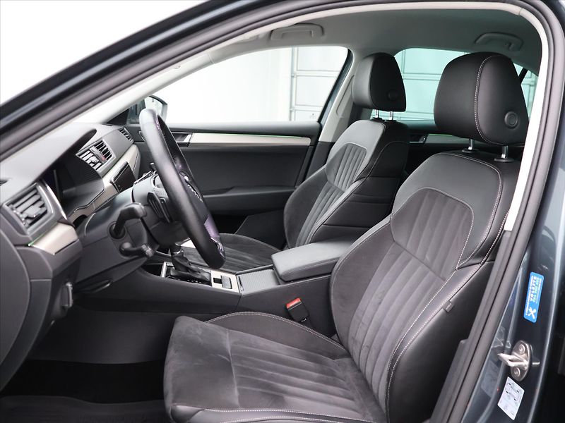 Škoda Superb 2,0 TDI DSG 4x4 CZ Style DPH - fotka 11 z 37