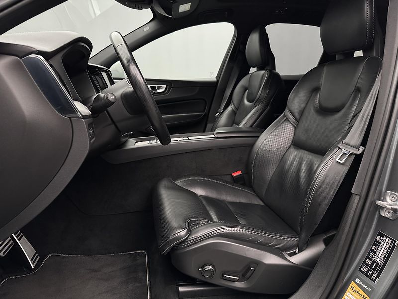 Volvo XC60 T8 AWD RECHARGE R-DESIGN AUT - fotka 4 z 51