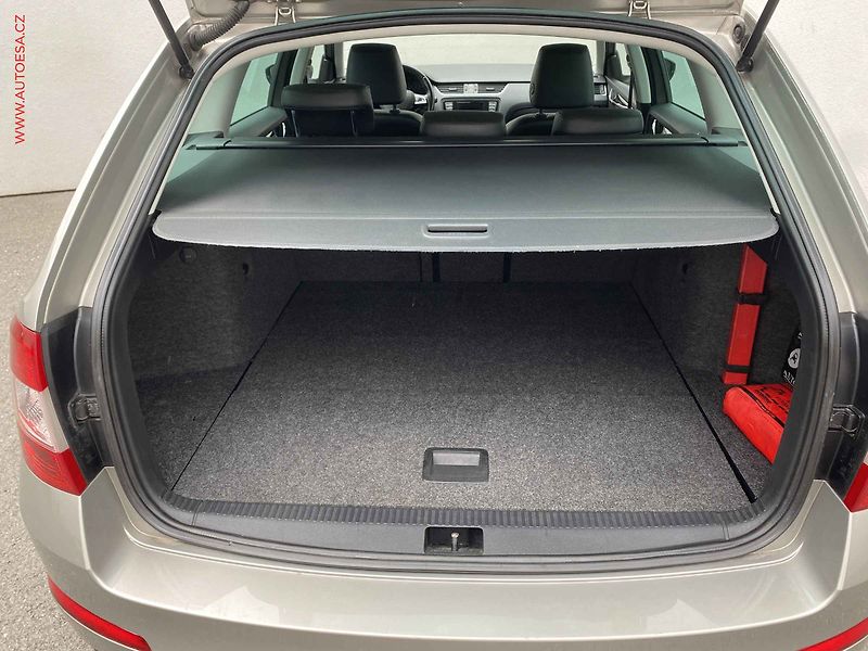 Škoda Octavia (2014) 1.6 TDi, Elegance, STK6/28 - fotka 7 z 19