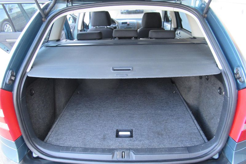 Škoda Octavia 1.9 TDi AUT. KLIMA TEMPOMAT - fotka 16 z 18