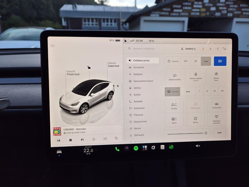 Tesla Model Y LONG RANGE DUAL MOTOR  92,7% - fotka 20 z 48