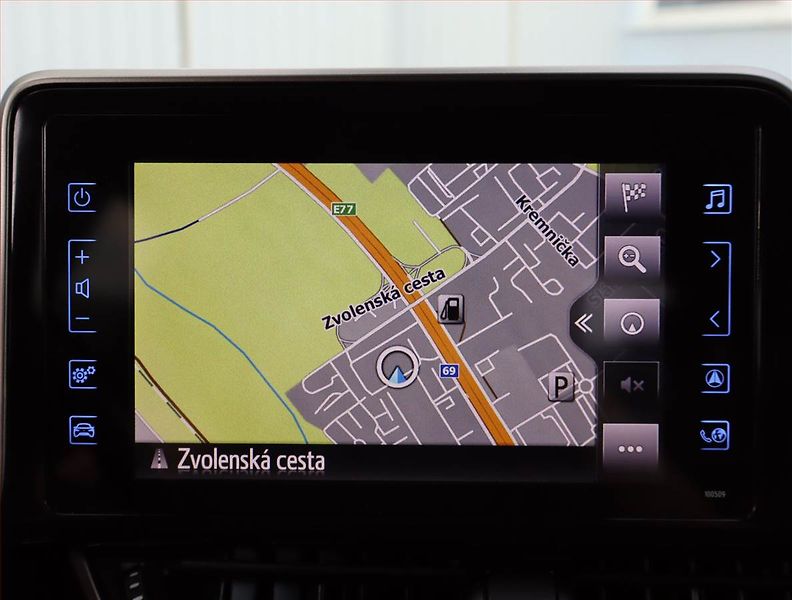 Toyota C-HR (2017) 1.8 Hybrid, Automat - fotka 18 z 19