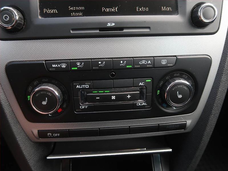 Škoda Octavia (2010) Ambiente 1.2 TSI, Serv.kniha - fotka 16 z 16