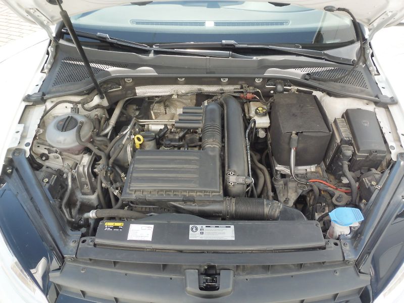 Volkswagen Golf (2017) Trendline 1,2 TSI 63kW - fotka 17 z 21