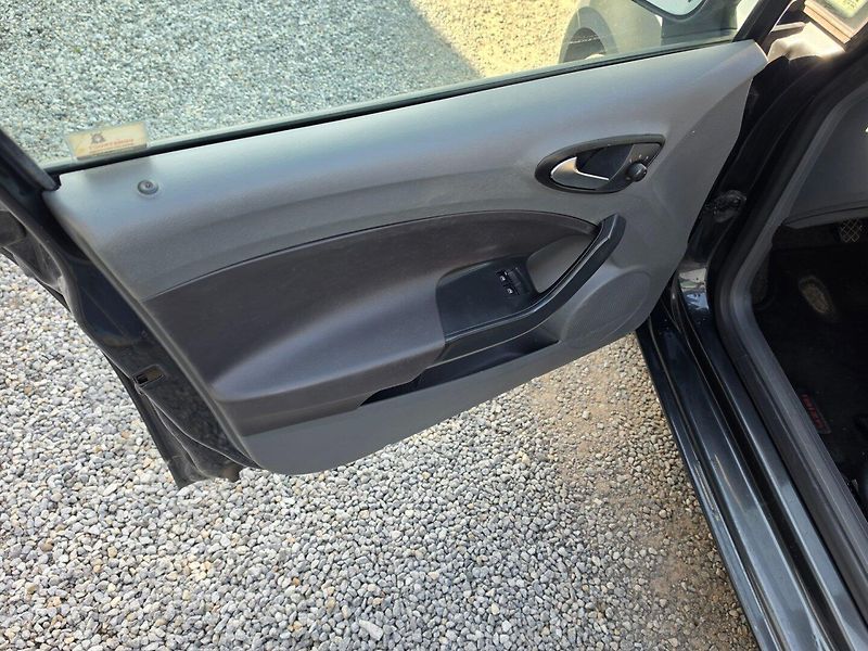 Seat Ibiza (2011) 1.4 i Rozvody - fotka 15 z 27