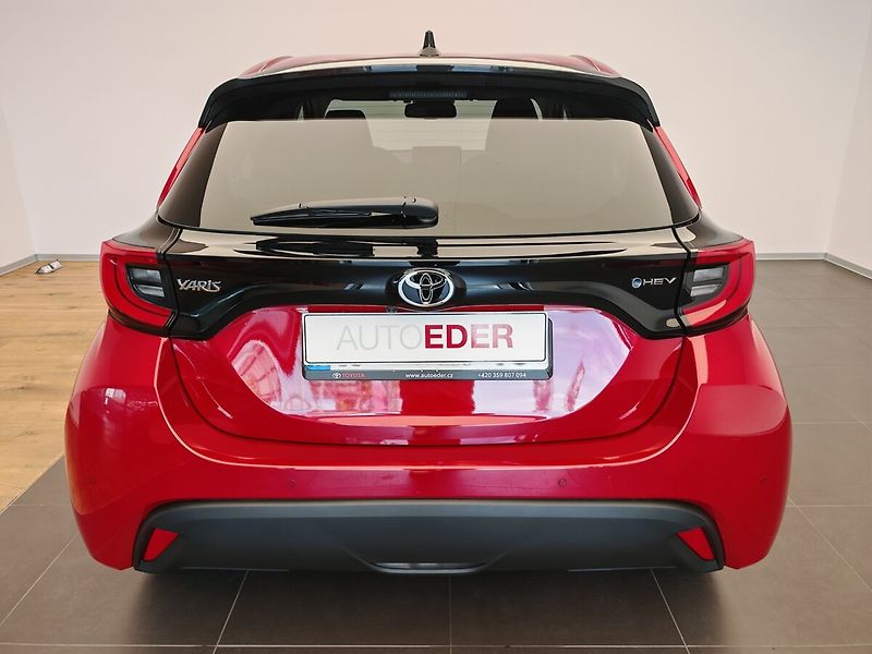 Toyota Yaris 1.5 Hybrid Style - fotka 4 z 29