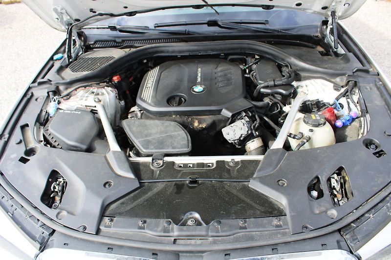 BMW Řada 5 (2019) 520d SPORT X-DRIVE LED KŮŽE - fotka 18 z 18