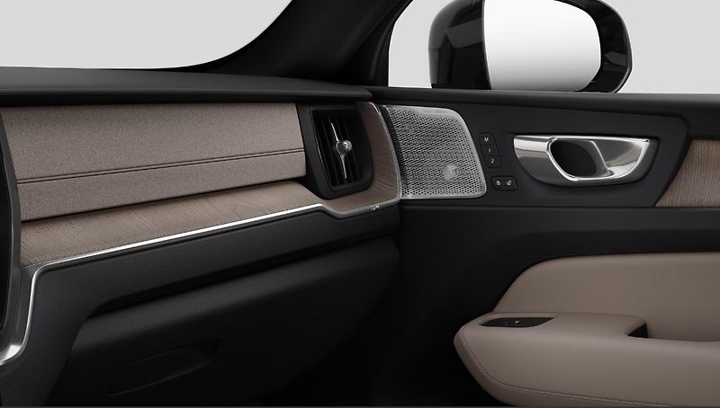 Volvo XC60 (2026) T8 ULTRA - fotka 10 z 13