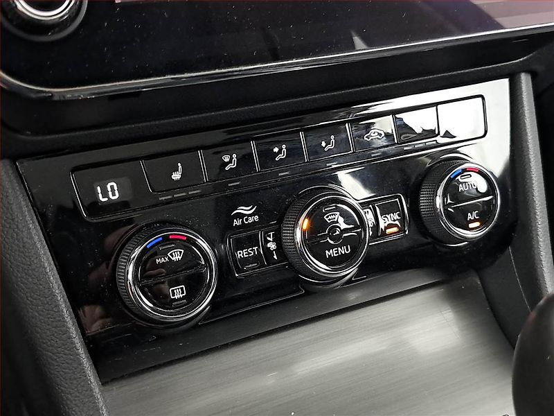 Škoda Superb (2021) Style 2.0 TDI, ČR,1.maj, Kůže - fotka 15 z 20