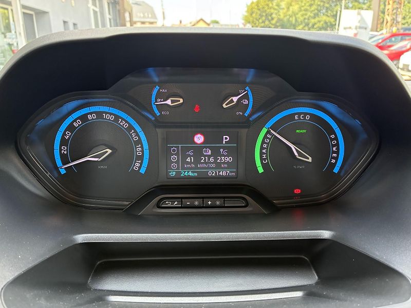 Peugeot Rifter EV,e-GT 50 kWh-100KW, 22 000KM - fotka 13 z 21