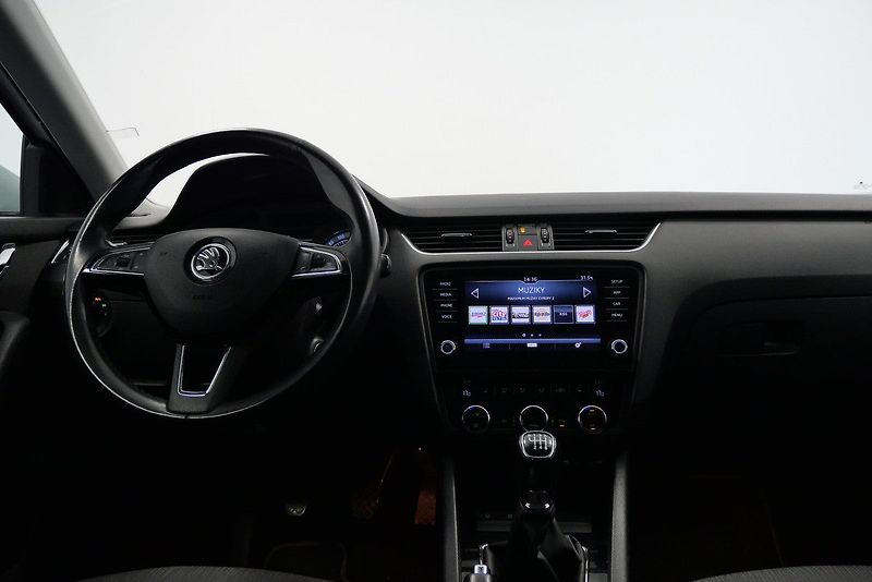 Škoda Octavia - fotka 5 z 23