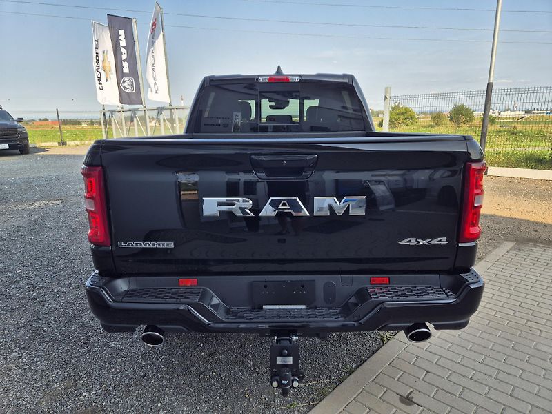 Dodge RAM (2025) 1500 Laramie Sport 3.0l - fotka 4 z 17