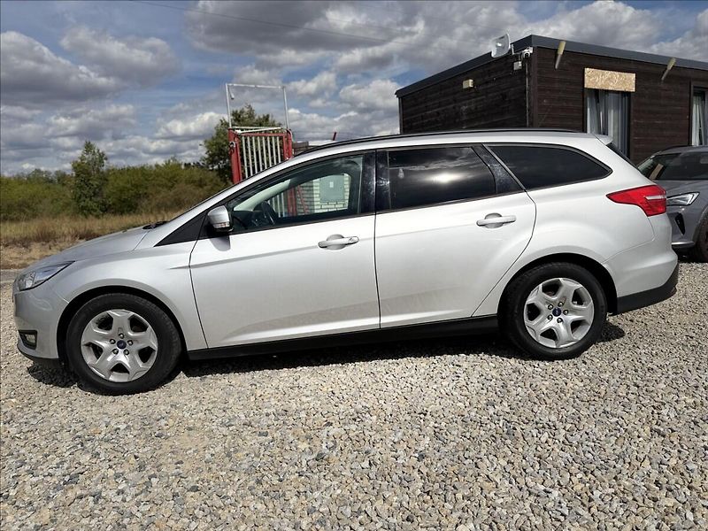 Ford Focus 1,5 TDCi - fotka 8 z 25