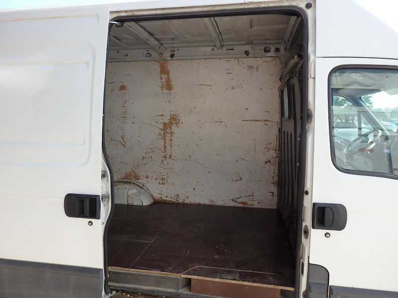 Iveco Daily 2.3 D ABS, KLIMATIZACE - fotka 10 z 14