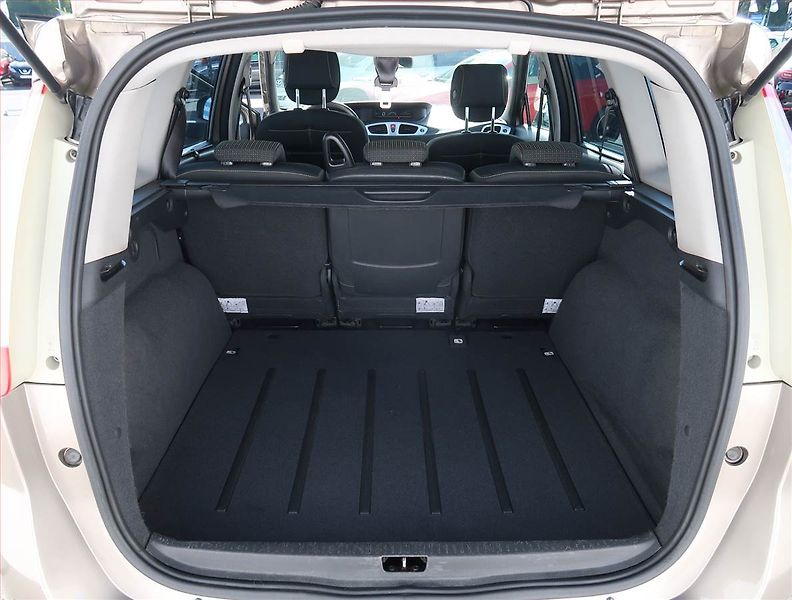 Renault Grand Scénic (2010) 1.9 dCi, ČR,1.maj, po STK - fotka 13 z 18