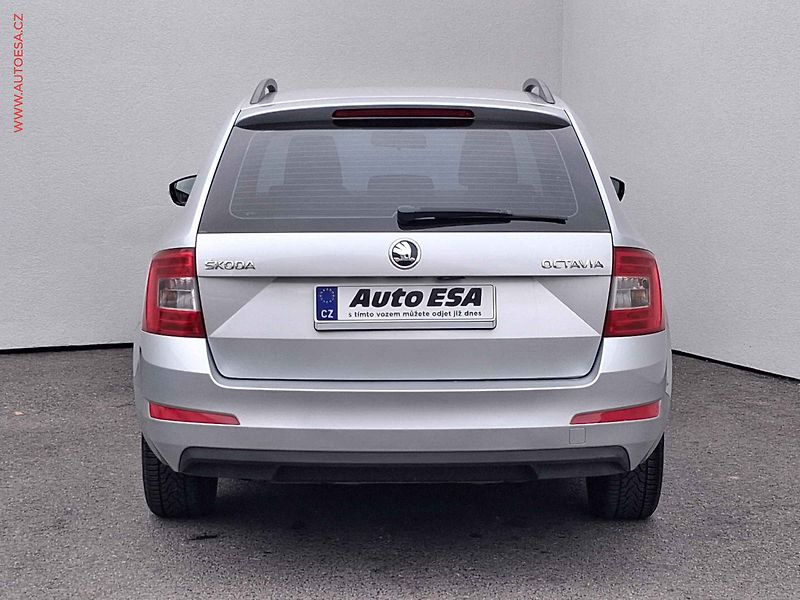 Škoda Octavia (2016) 1.6TDi, ČR, AC, výhřev sed - fotka 5 z 14