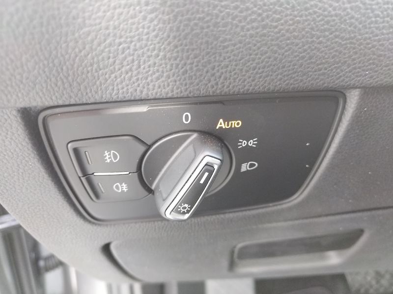 Volkswagen Passat 2.0 TDi DSG 7st. BUSINESS - fotka 21 z 30