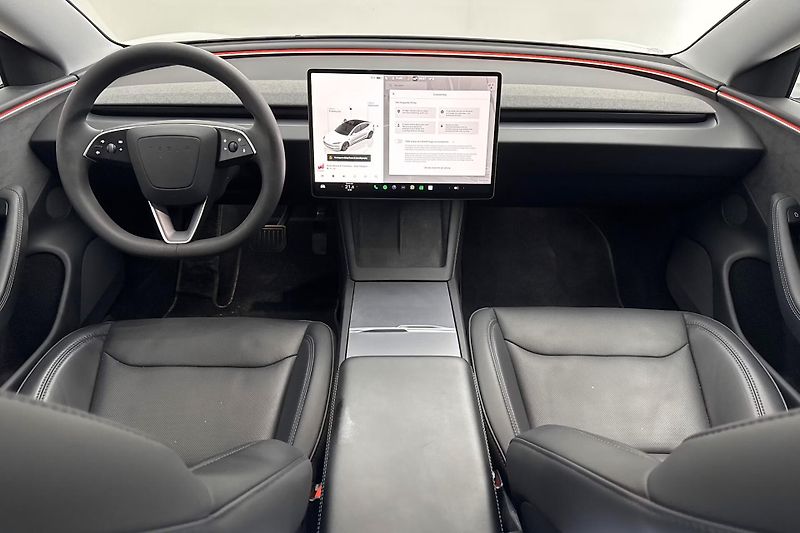 Tesla Model 3 Long Range AWD Highland Tažné - fotka 8 z 20