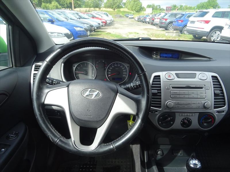 Hyundai i20 1,3 57 kW - fotka 14 z 29