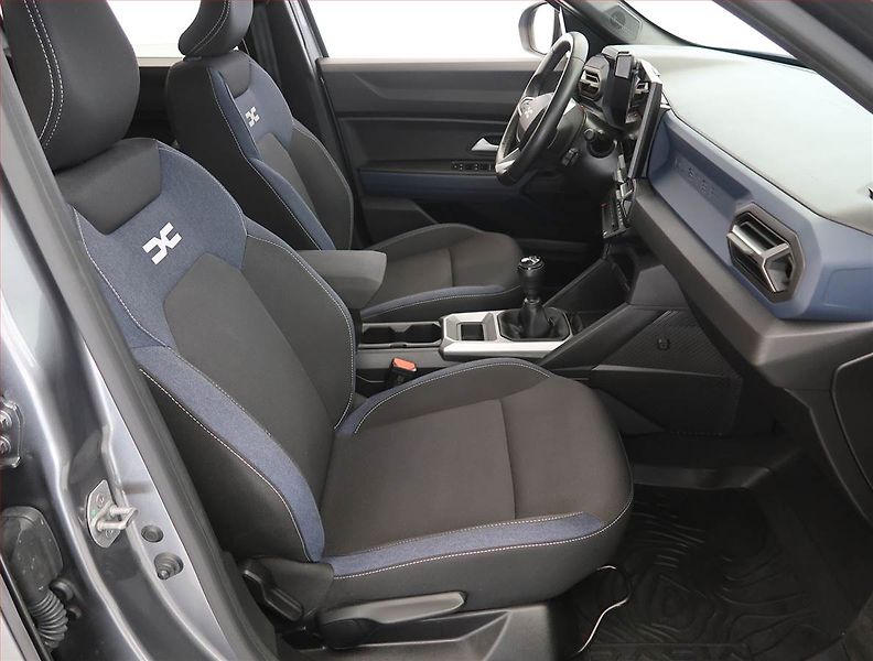 Dacia Duster (2024) Journey 1.0 TCe - fotka 9 z 23