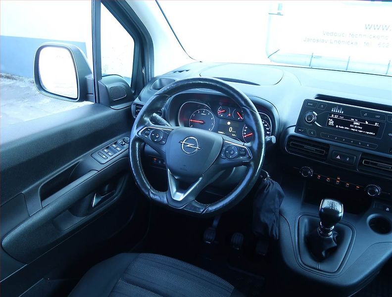 Opel Combo (2018) Enjoy 1.2 Turbo, 5Míst, ČR - fotka 7 z 20
