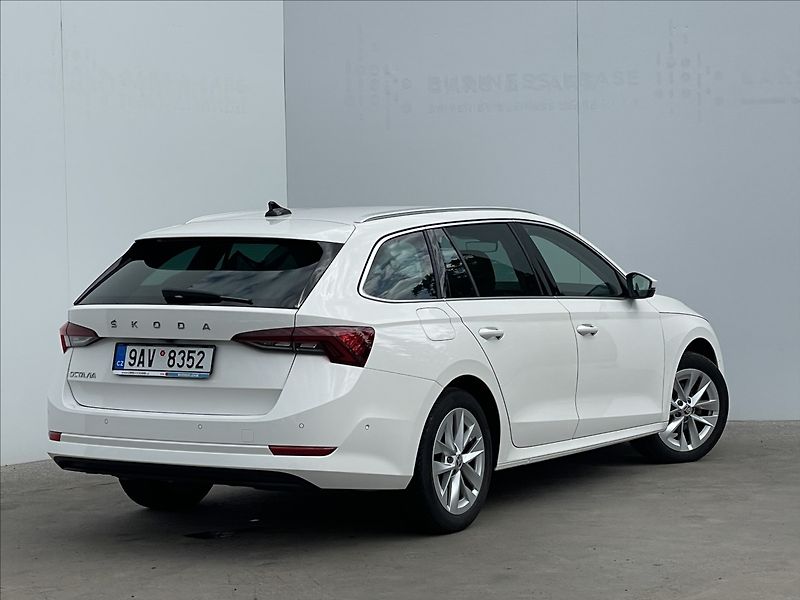 Škoda Octavia 2,0 TDI DSG Style Plus TZ+ACC - fotka 3 z 23
