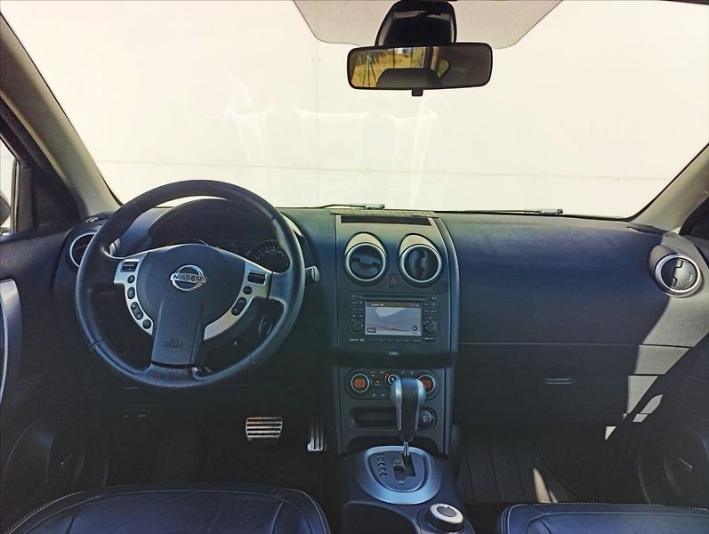 Nissan Qashqai 2,0 DCi 4x4 kamera tažné 1m ČR - fotka 15 z 39