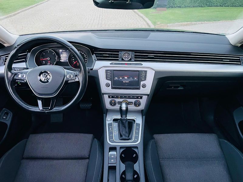Volkswagen Passat 2.0TDI AUTOMAT KAMERY SERVISKA - fotka 23 z 49