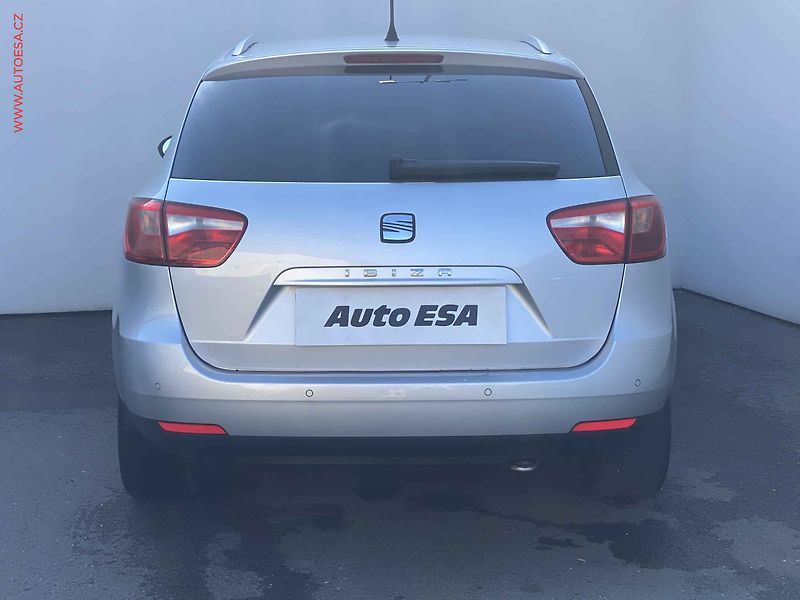 Seat Ibiza (2012) 1.4i, Style, AC, tempo - fotka 5 z 16