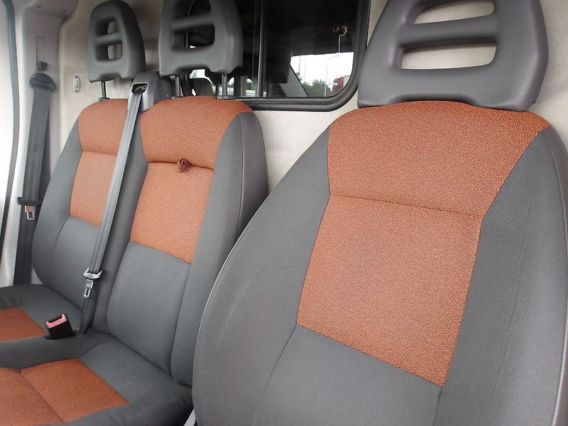 Peugeot Boxer 2,2JTD 1.MAJ.! NAJ.122000km !! - fotka 17 z 31