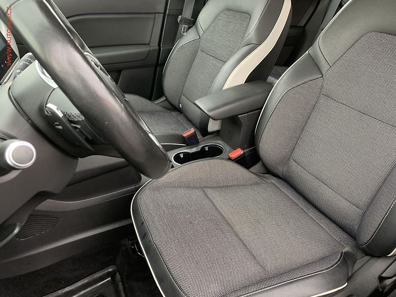 Renault Captur (2021) 1.3 TCe, ČR, AT, navi, LED - fotka 9 z 22