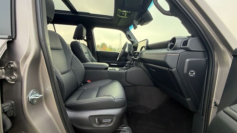 Toyota Land Cruiser 2.8L MHEV 8AT 4X4 Executive Sk - fotka 19 z 30