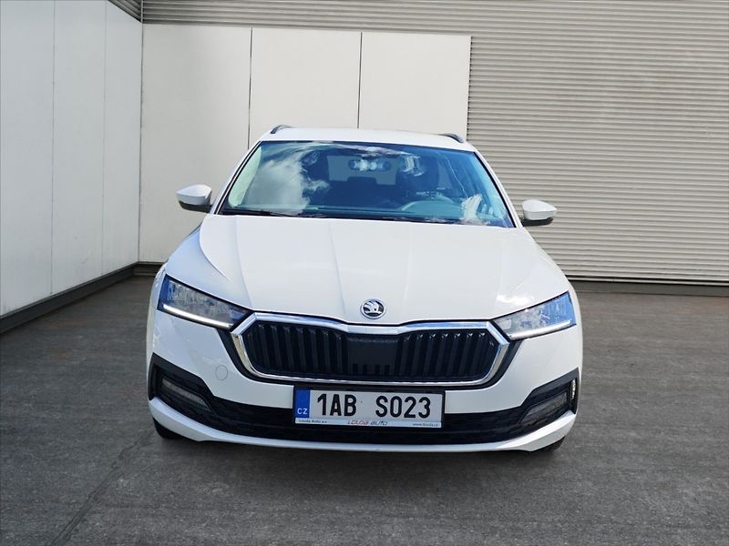 Škoda Octavia 2,0 TDI Ambition - fotka 2 z 11