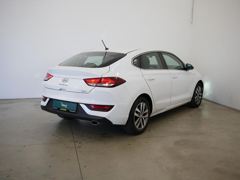 Hyundai i30 - fotka 2 z 6