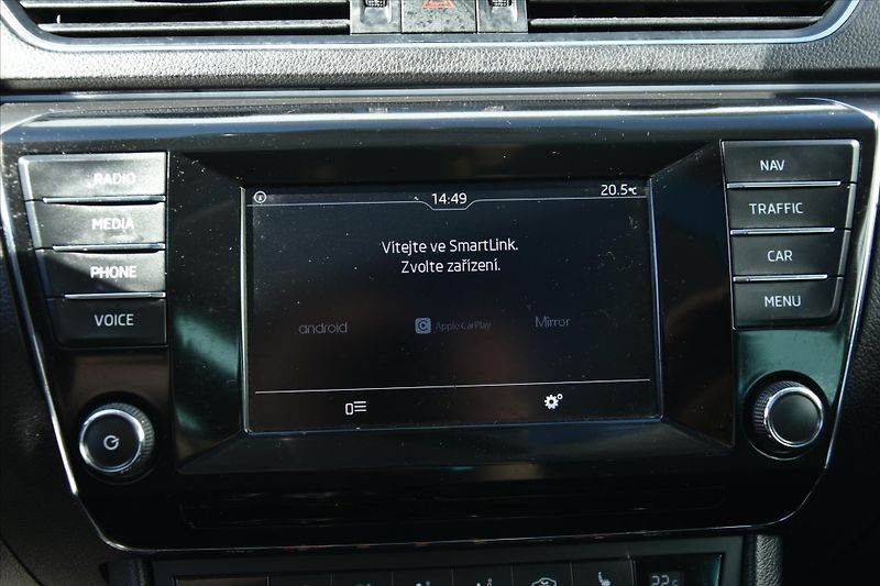 Škoda Superb 2.0TDi 140kW PANORAMA TAŽNÉ - fotka 18 z 27