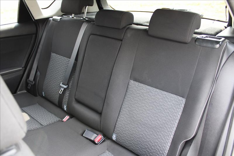 Toyota Auris 1,8 HYBRID KAMERA, SERVISKA - fotka 22 z 34