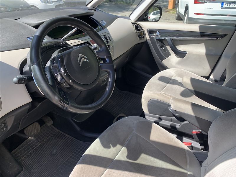 Citroën C4 Picasso 1,6 HDI AUTOMAT,EXCLUSIV,7.MÍS - fotka 10 z 21