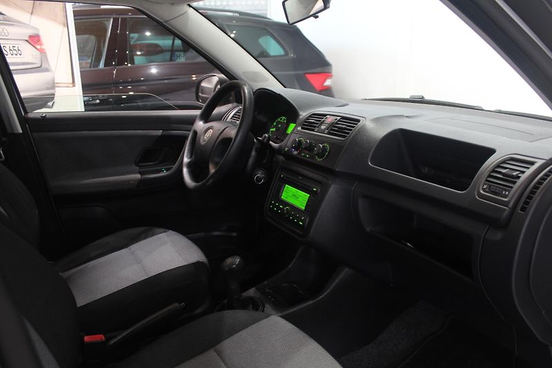 Škoda Fabia (2008) 1.2 44kW Klimatizace - fotka 19 z 29