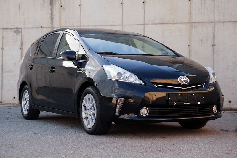 Toyota Prius 1.8 HYBRID 7míst - fotka 2 z 34