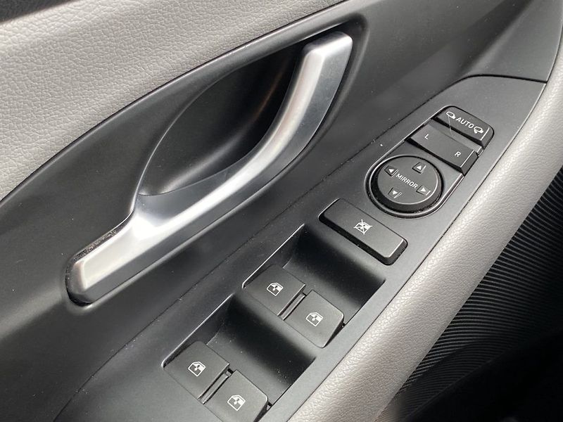 Hyundai i30 1.4T-GDi, ČR, automat, tažné - fotka 18 z 25