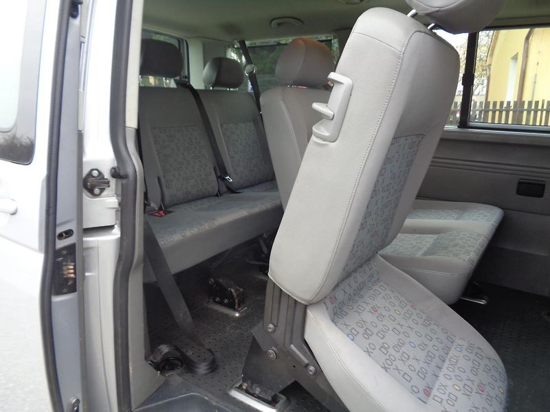 Volkswagen Caravelle 2,5 TDI  4x4 - fotka 14 z 16