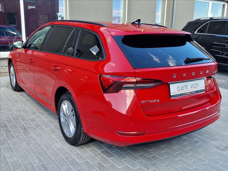 Škoda Octavia 2.0TDI DSG Ambition,ČR,1.Maj. - fotka 8 z 50