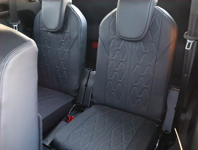 Peugeot 5008 (2021) Allure 1.5 BlueHDi - fotka 25 z 25