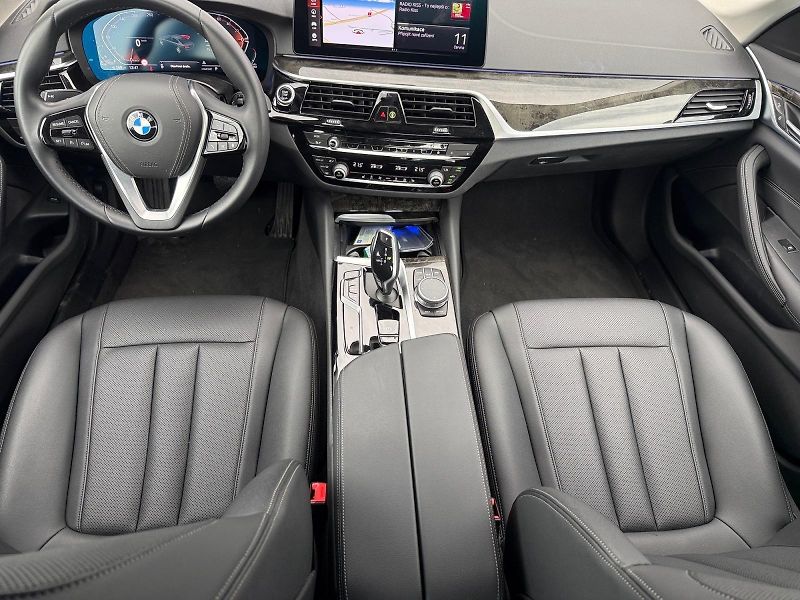 BMW Řada 5 (2022) xDRIVE 520d 140kW 4x4 CZ DPH - fotka 9 z 11