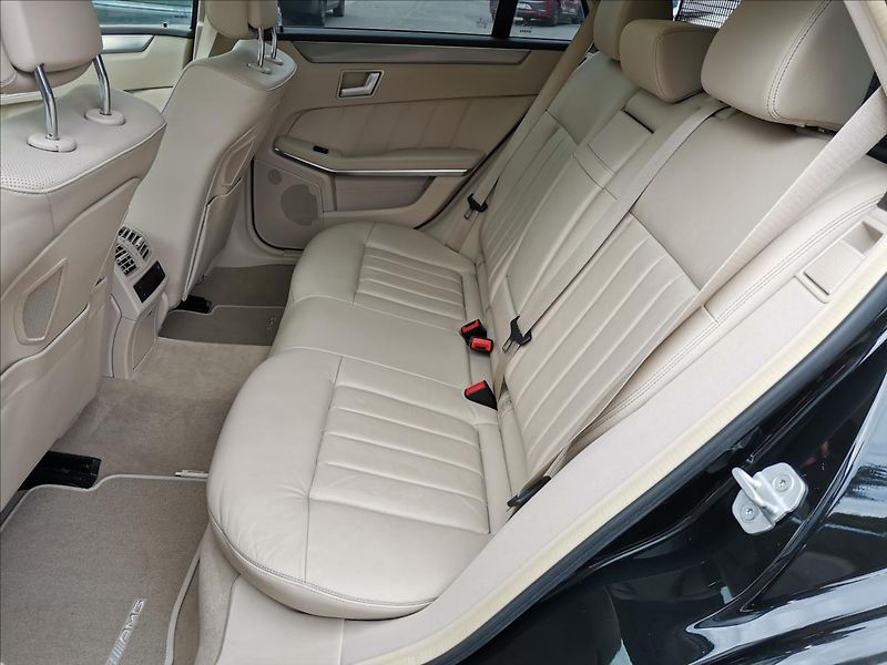 Mercedes-Benz Třídy E 3,0 E350 BlueTEC T Avantgarde - fotka 8 z 19