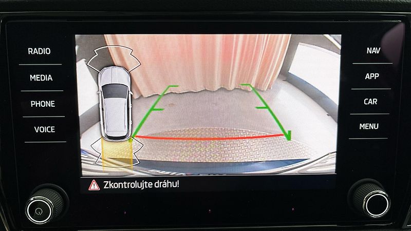 Škoda Karoq 2.0 TDI DSG Style - fotka 12 z 28
