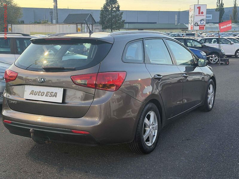 Kia Ceed (2014) 1.6 CRDi, ČR - fotka 4 z 14
