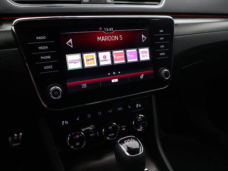 Škoda Superb 2.0 TDI 140kW SportLine DSG CZ - fotka 20 z 32