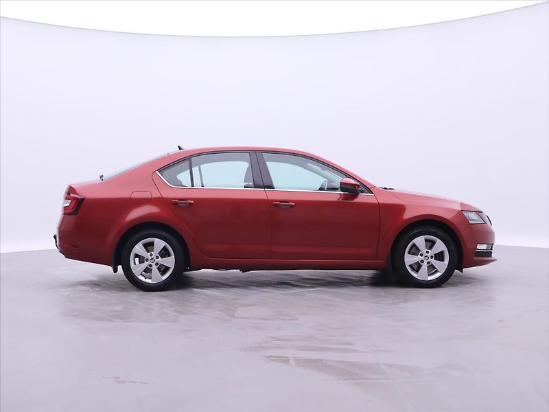 Škoda Octavia 1,8 TSI 132kW DSG Style LED - fotka 8 z 37