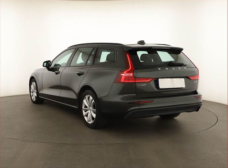 Volvo V60 (2020) D3 2.0, Kůže, Navi, Tempomat - fotka 4 z 16